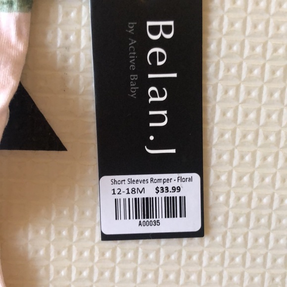 Belan j onesie - Picture 3 of 3